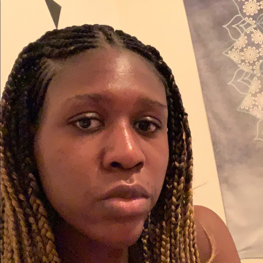 Meet your Posher, Dorcas